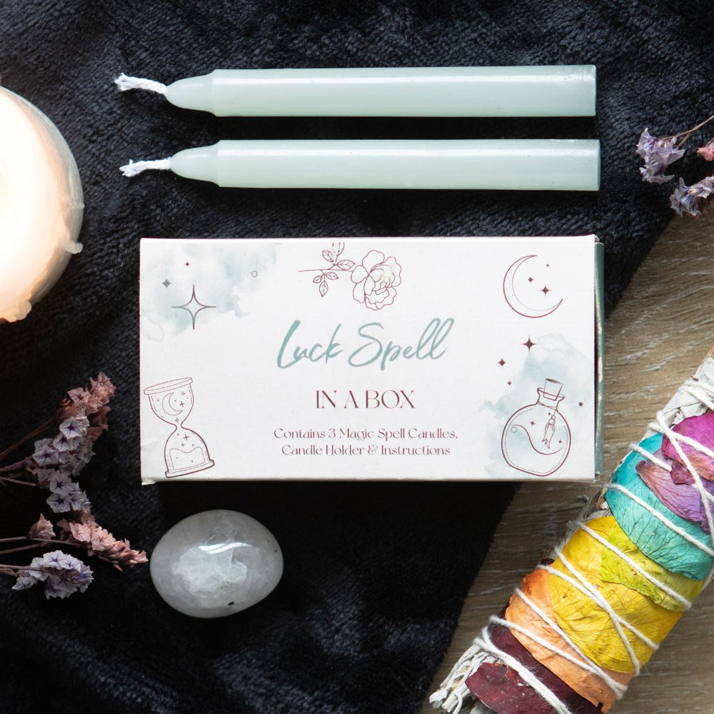 Luck Spell in a Box – 3 grüne Ritualkerzen für Glück & Intention