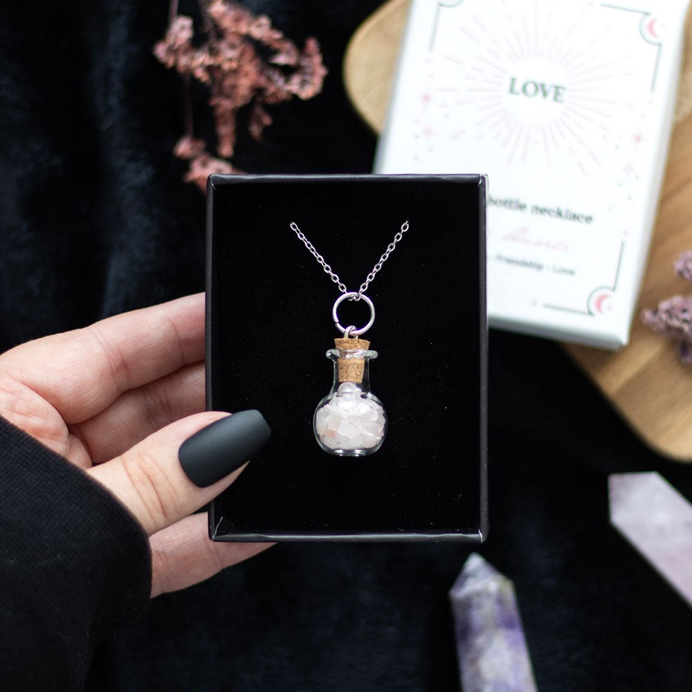 Love Potion Rosenquarz-Kette – Witchy Halskette mit Kristallfläschchen