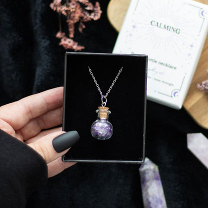 Calming Potion Amethyst-Kette – Witchy Halskette mit Kristallfläschchen